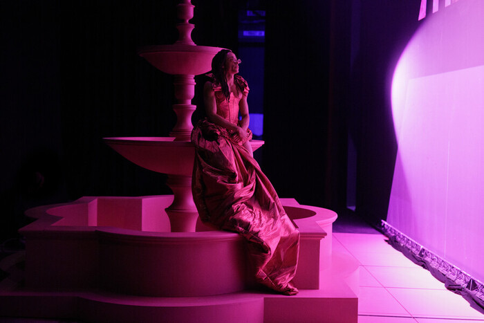 Photos: Go Behind the Scenes of SCHOOL FOR SCANDAL At Royal Shakespeare Company Image