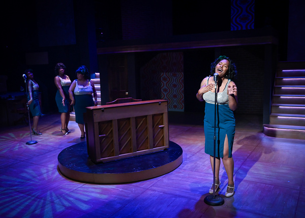 Photos: BEAUTIFUL: THE CAROLE KING MUSICAL at Centre Stage  Image