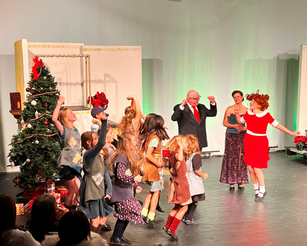 Photos: ANNIE at Theatrikos Theatre Company  Image