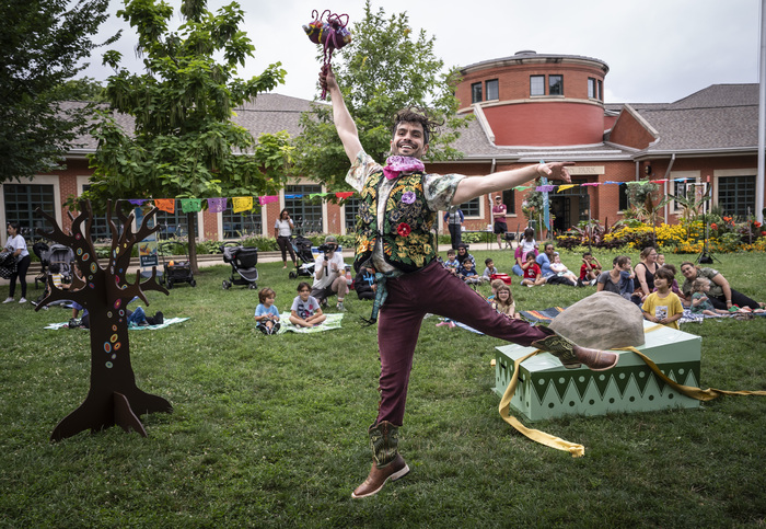 Photos: THE LIZARD Y EL SOL Now In Chicago Parks Through August 11  Image