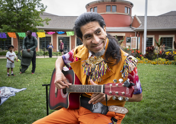Photos: THE LIZARD Y EL SOL Now In Chicago Parks Through August 11 Image