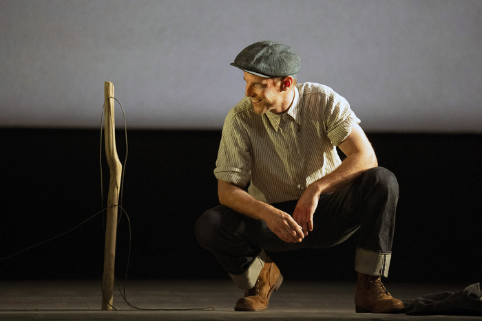 Photos: Cherry Jones, Harry Treadaway & More in THE GRAPES OF WRATH at the National Theatre Image