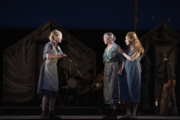 Photos: Cherry Jones, Harry Treadaway & More in THE GRAPES OF WRATH at the National Theatre Image