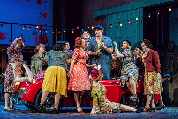 Photos: The Santa Fe Opera Presents THE ELIXIR OF LOVE  Image