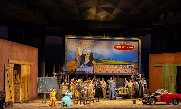 Photos: The Santa Fe Opera Presents THE ELIXIR OF LOVE  Image