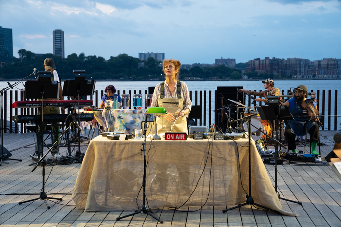 Photos: Susan Sarandon Hosts THE OYSTER RADIO HOUR On NYC's Little Island  Image