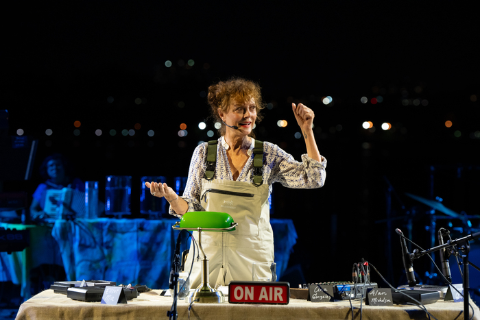 Photos: Susan Sarandon Hosts THE OYSTER RADIO HOUR On NYC's Little Island Image