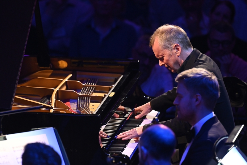 Review: BBC PROMS: PROM 21: THE SINFONIA OF LONDON AND JOHN WILSON  Image