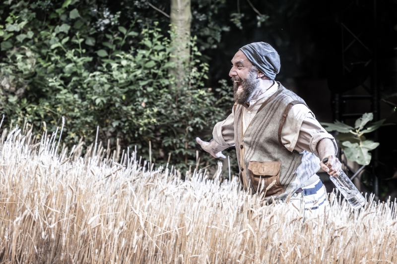 Review: FIDDLER ON THE ROOF, Regent's Park Open Air Theatre Image