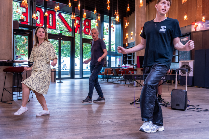 Photos: Gina Beck and Michael Simkins in Rehearsal For GUYS & DOLLS Image