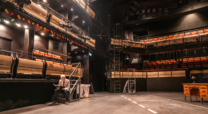 Photos: Gina Beck and Michael Simkins in Rehearsal For GUYS & DOLLS Image