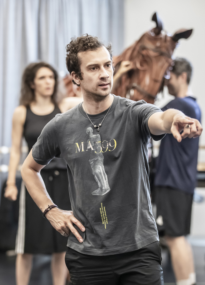 Photos: WAR HORSE UK and Ireland Tour in Rehearsal  Image