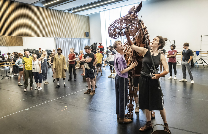 Photos: WAR HORSE UK and Ireland Tour in Rehearsal Image