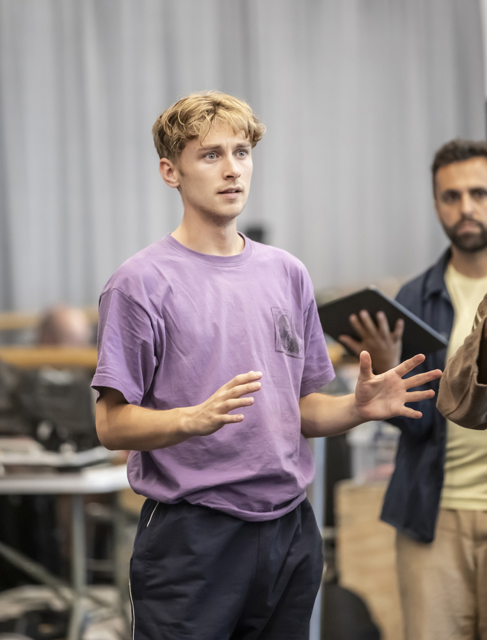 Photos: WAR HORSE UK and Ireland Tour in Rehearsal  Image