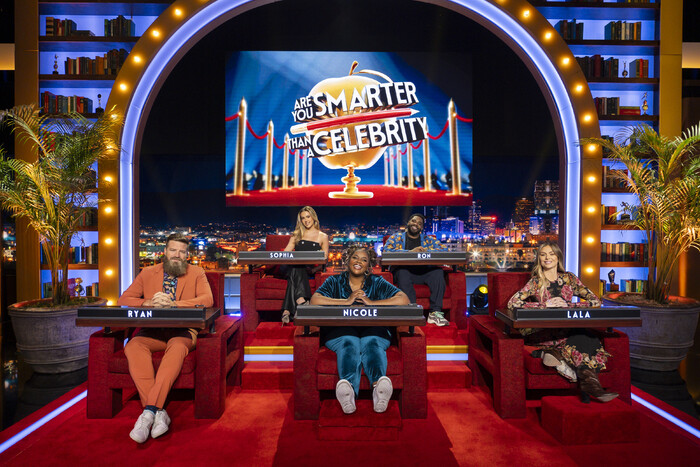 Photos: Prime Video Reveals First Look and Premiere Date for ARE YOU SMARTER THAN A CELEBRITY?  Image