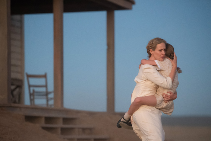 Photos: First Look at Sarah Paulson in Upcoming Thriller HOLD YOUR BREATH  Image