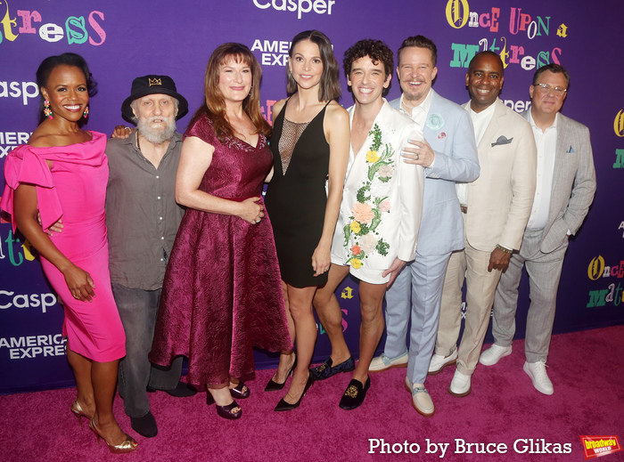 Nikki Renee Daniels, David Patrick Kelly, Ana Gasteyer, Sutton Foster, Michael Urie,  Photo