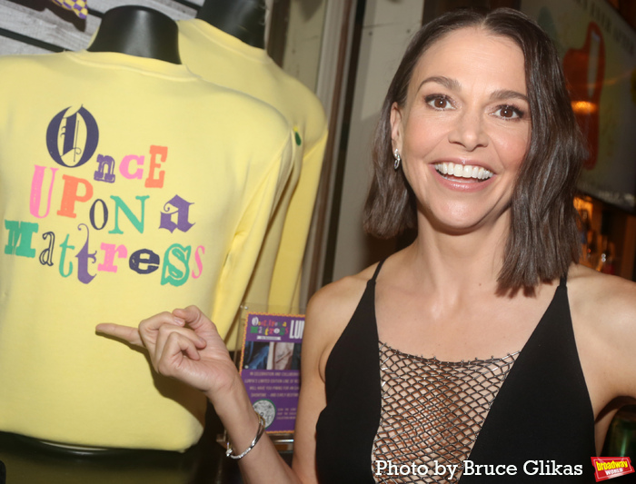 Photos: ONCE UPON A MATTRESS Stars Hit The Pink Carpet on Opening Night Image