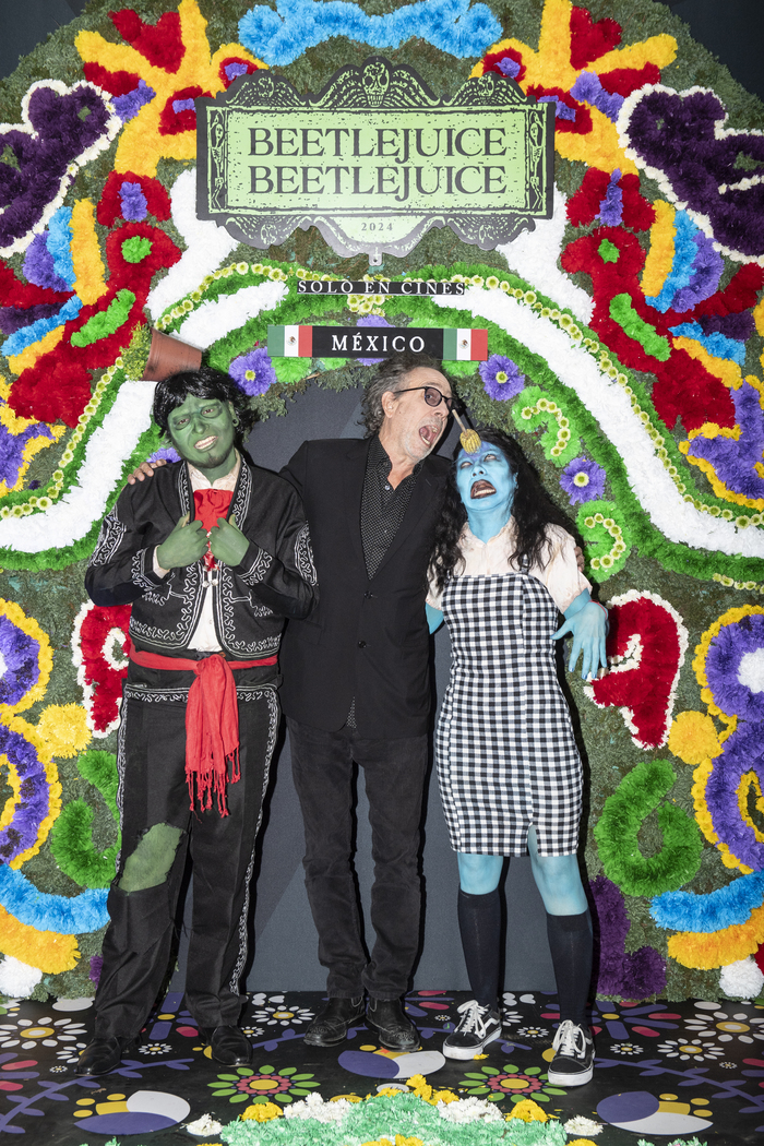 Photos: BEETLEJUICE BEETLEJUICE Photo Call in Mexico City With Tim Burton, Jenna Ortega, & More  Image