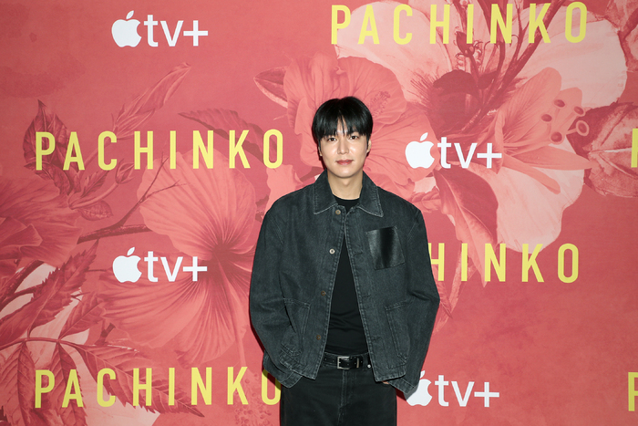 Photos: Jin Ha and others at the press conference for the second season of Apple TV series PACHINKO Image