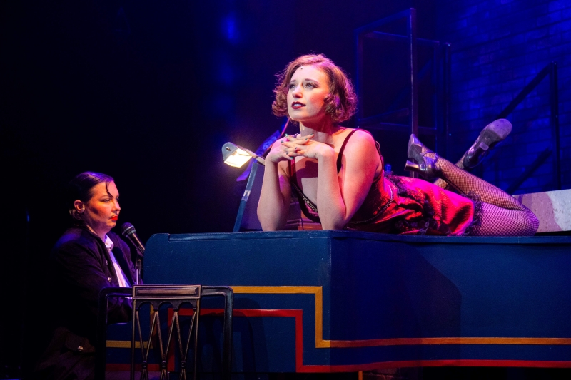 Review: Actor's Express Puts on a Dark, Seductive CABARET Image
