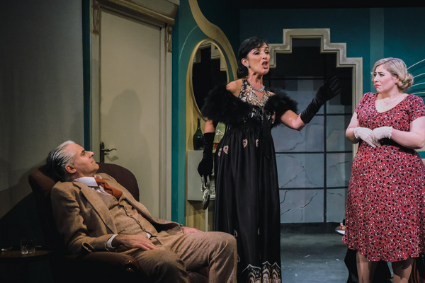 Photos: Noel Coward's PRESENT LAUGHTER At The Everyman  Image