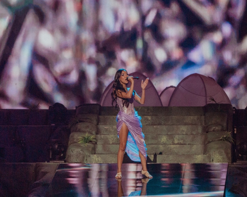 Review: THE MAGIC HOUR TOUR - Jhené AIKO at Target Center  Image