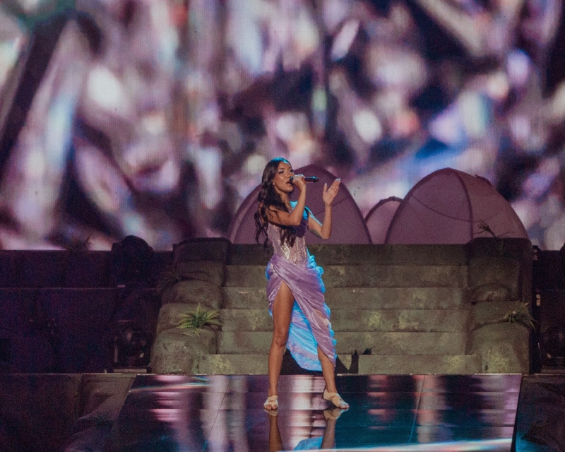 Review: THE MAGIC HOUR TOUR - Jhené AIKO at Target Center Image