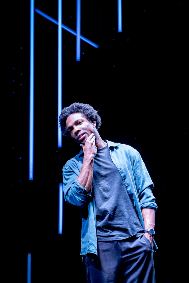 Review: SHIFTERS, Duke of York's Theatre Image