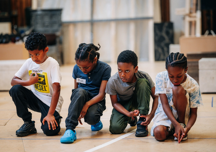 Photos: CORIOLANUS in Rehearsals at the National Theatre  Image