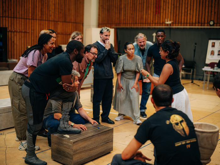 Photos: CORIOLANUS in Rehearsals at the National Theatre Image