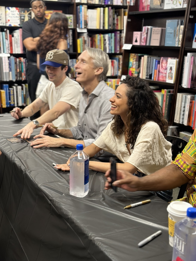 Photos: WATER FOR ELEPHANTS Cast Signs Albums at Barnes & Noble Image