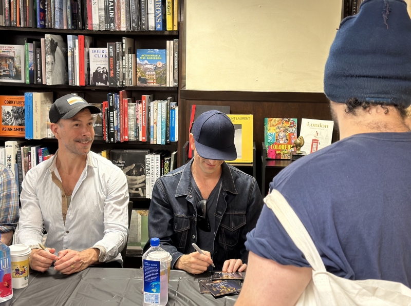 Photos: WATER FOR ELEPHANTS Cast Signs Albums at Barnes & Noble Image