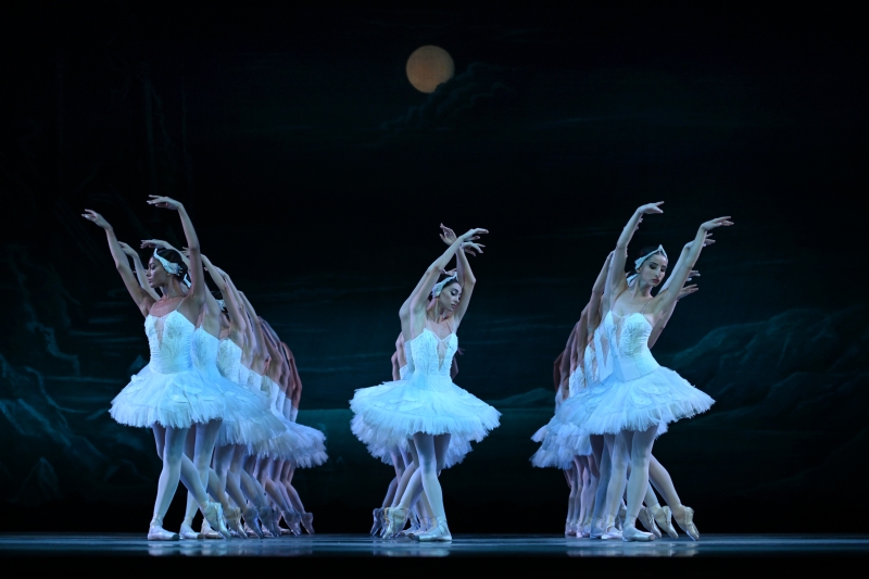 Review: STATE BALLET OF GEORGIA'S SWAN LAKE, London Coliseum  Image