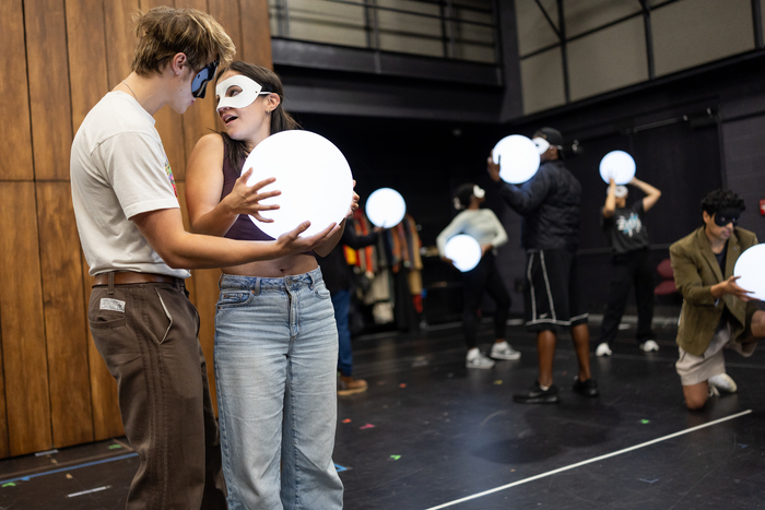 Photos: ROMEO AND JULIET Finishes Rehearsals at A.R.T  Image