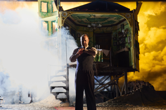 Photos: AN INSPECTOR CALLS is Now on UK Tour Image