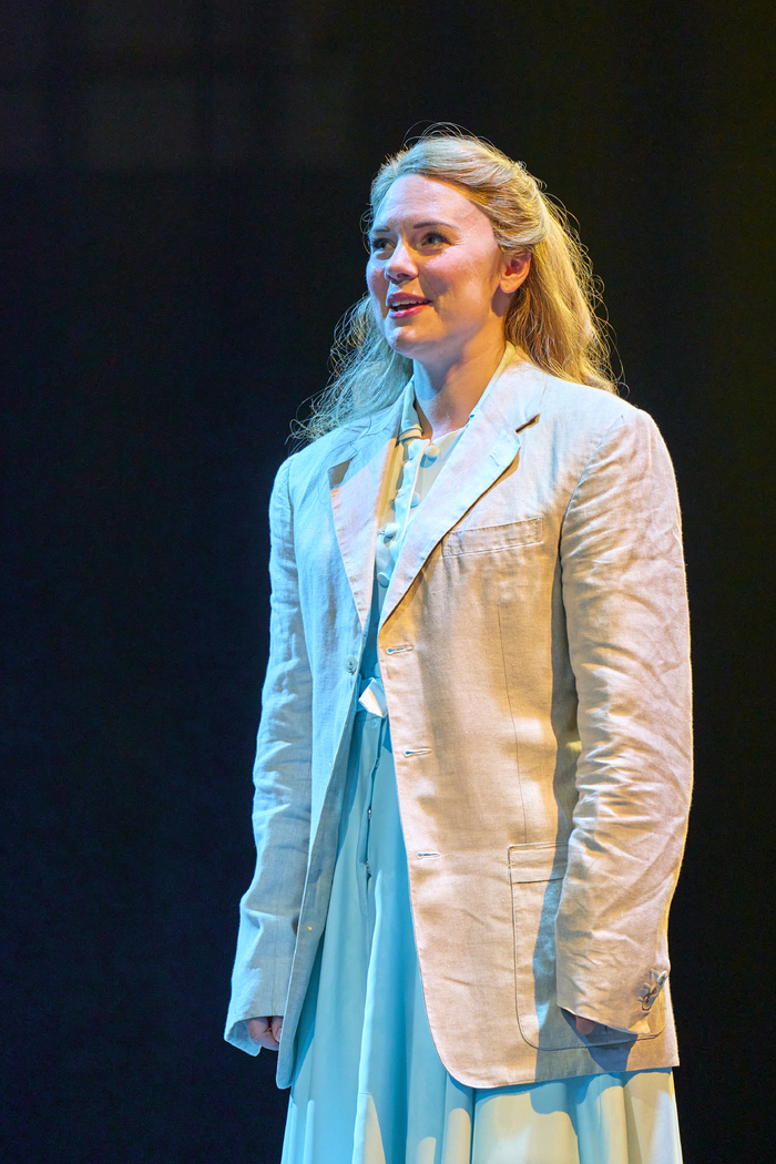 Photos: Gina Beck and Michael Simkins Join GUYS & DOLLS at the Bridge Theatre Image