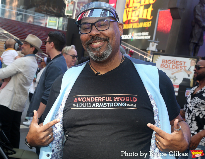 Photos: A WONDERFUL WORLD Cast Parades to Studio 54 Image