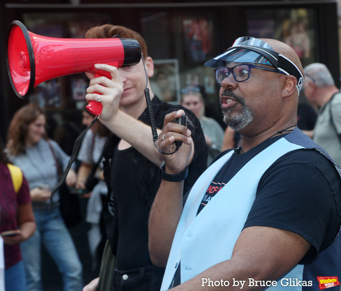 Photos: A WONDERFUL WORLD Cast Parades to Studio 54 Image