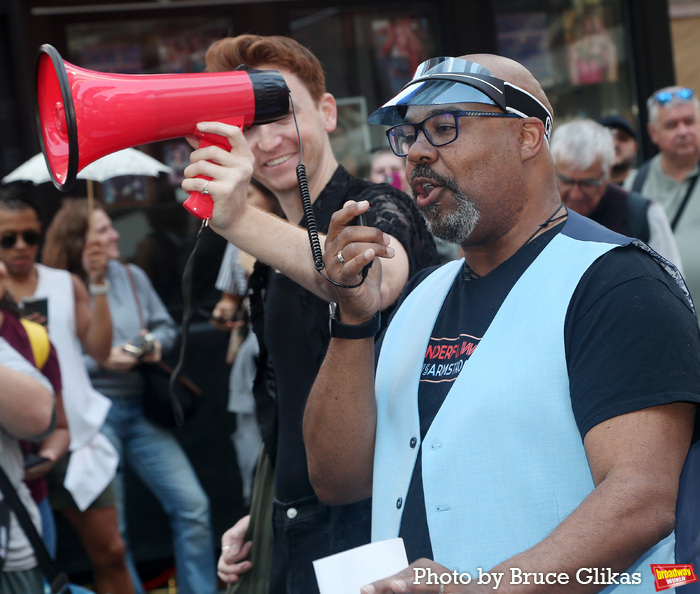 Photos: A WONDERFUL WORLD Cast Parades to Studio 54 Image
