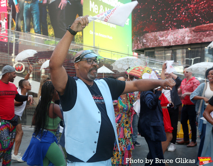 James Monroe Iglehart and 'A Wonderful World: The Louis Armstrong Musical' Cast Photo