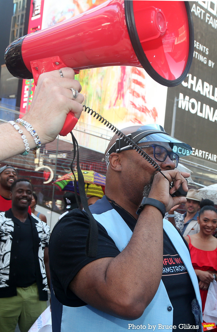 Photos: A WONDERFUL WORLD Cast Parades to Studio 54  Image