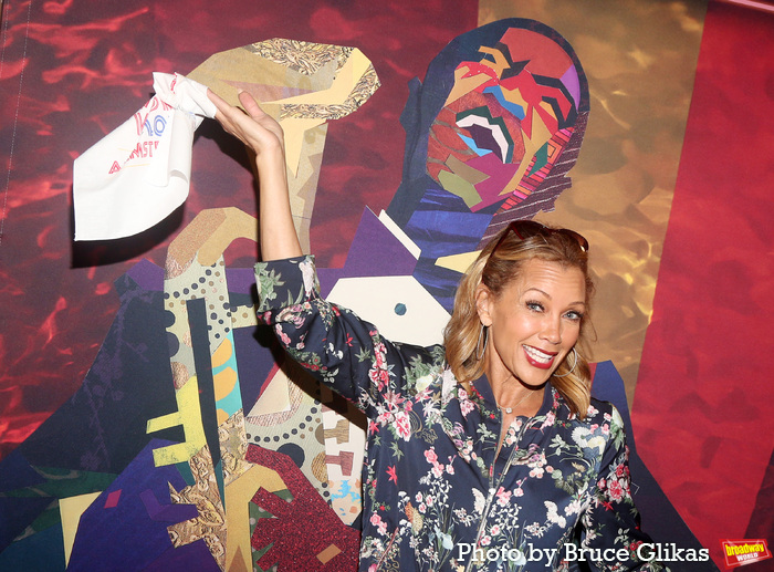 Photos: A WONDERFUL WORLD Cast Parades to Studio 54 Image