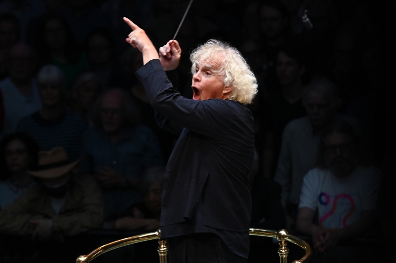 Review: BBC PROMS: PROM 62: RATTLE CONDUCTS MAHLER'S 6TH, Royal Albert Hall Image