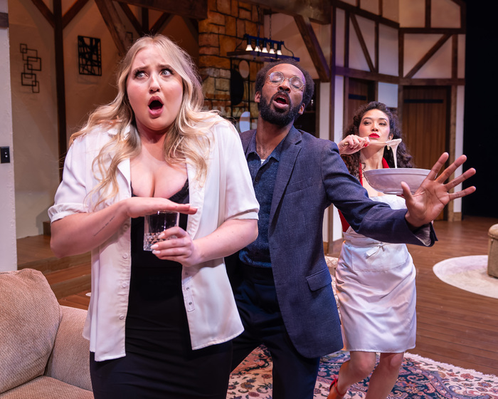 Photos: DON'T DRESS FOR DINNER at Laguna Playhouse Image