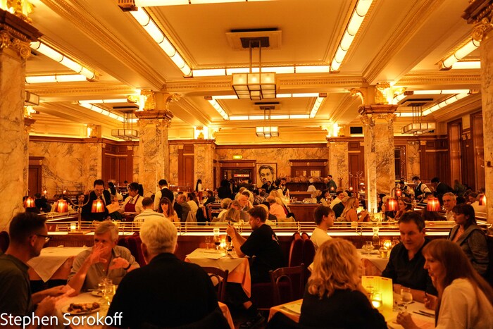 PHOTOS: AN AMERICAN IN LONDON Hugh Panaro Makes Crazy Coqs Debut Image