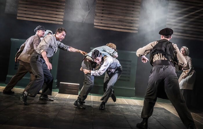 Photos: Max Bowden, Charlie Russell, and More Lead UK Tour of BIRDSONG  Image