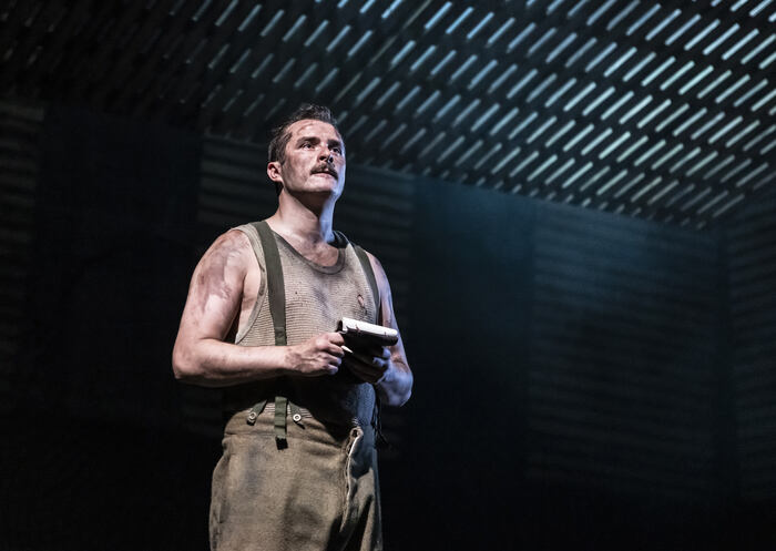 Photos: Max Bowden, Charlie Russell, and More Lead UK Tour of BIRDSONG  Image