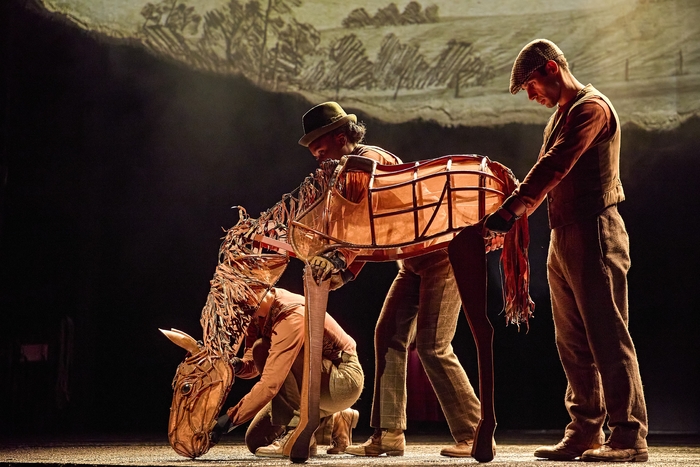 Photos: UK and Ireland Tour of WAR HORSE  Image