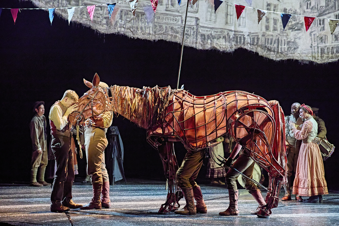 Photos: UK and Ireland Tour of WAR HORSE  Image